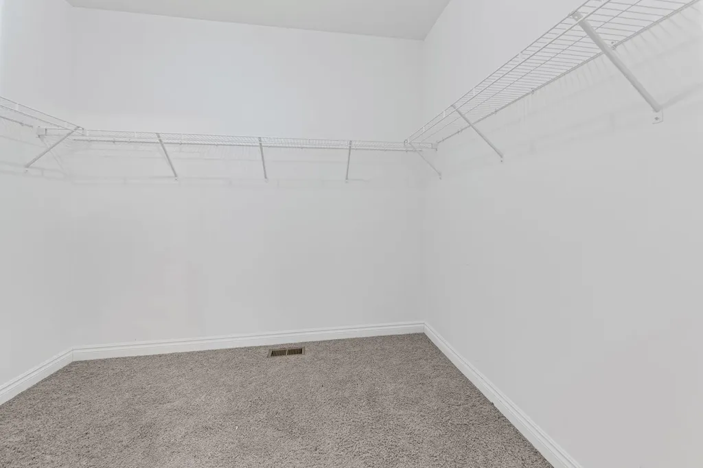15300 Eton Pointe Drive Clinton Charter Township MI 48035