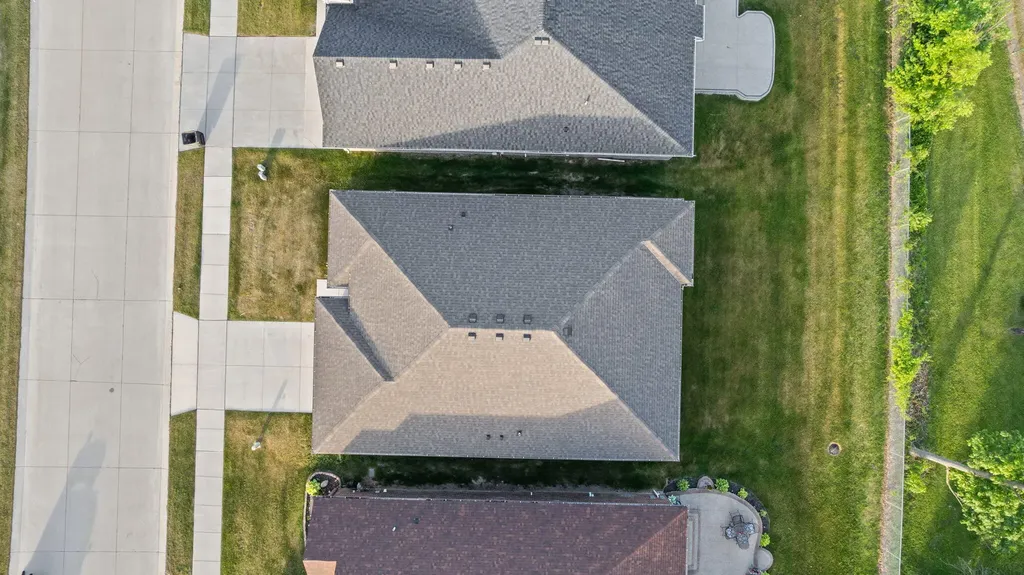 15300 Eton Pointe Drive Clinton Charter Township MI 48035