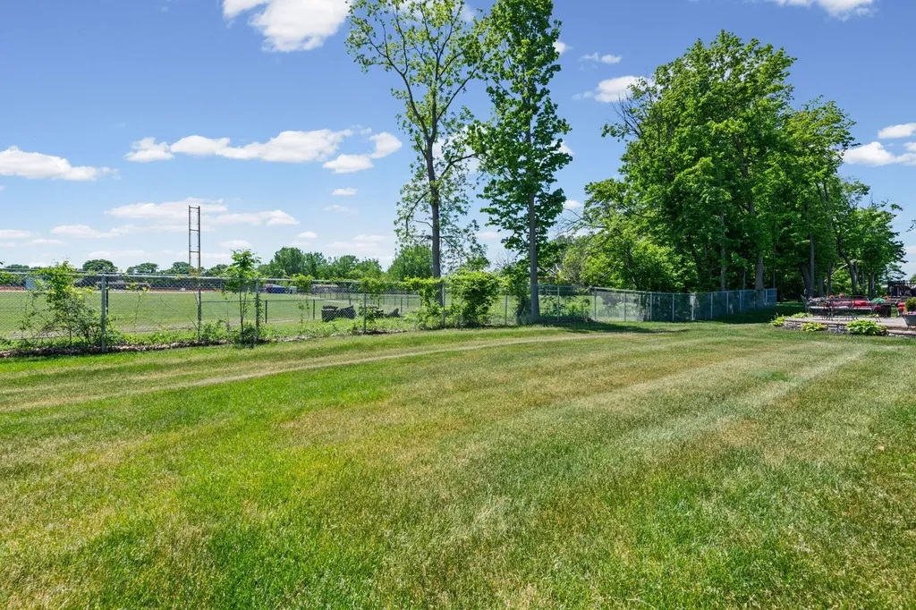 15300 Eton Pointe Drive Clinton Charter Township MI 48035