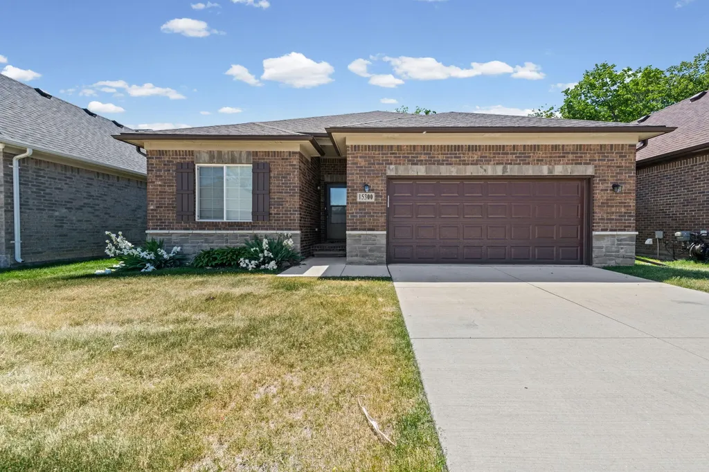 15300 Eton Pointe Drive Clinton Charter Township MI 48035