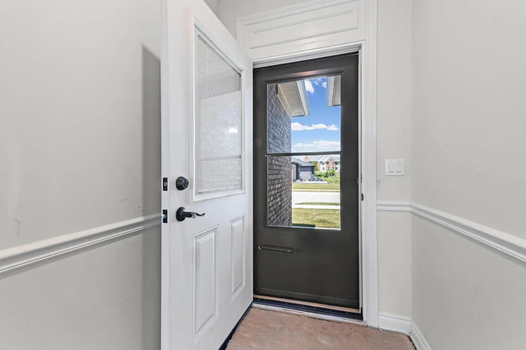15300 Eton Pointe Drive Clinton Charter Township MI 48035