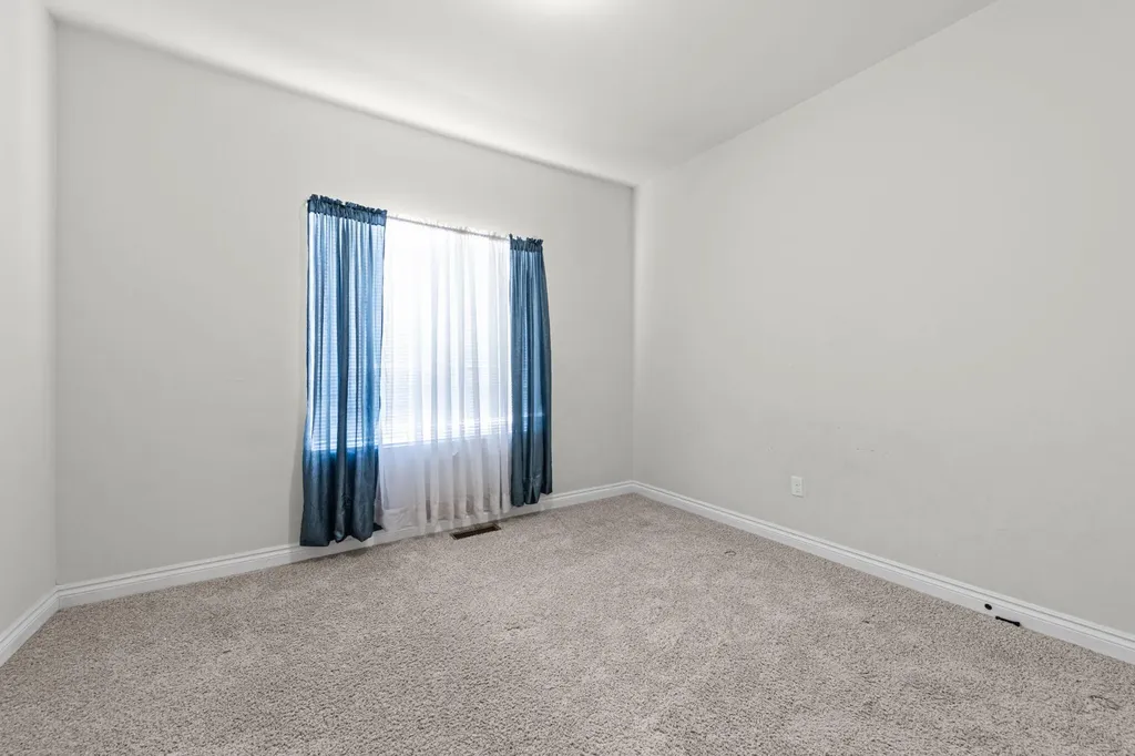 15300 Eton Pointe Drive Clinton Charter Township MI 48035