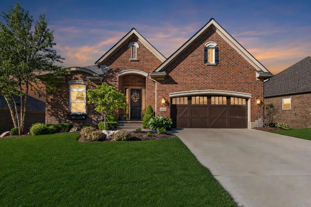 24523 Pinnacle Circle Lyon Charter Township MI 48178