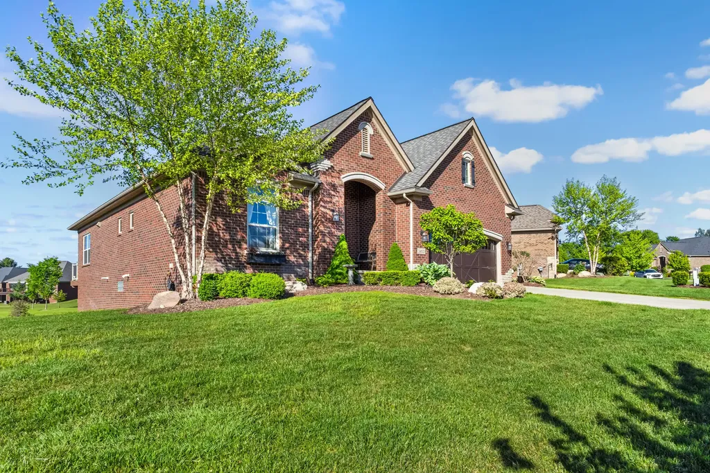 24523 Pinnacle Circle Lyon Charter Township MI 48178