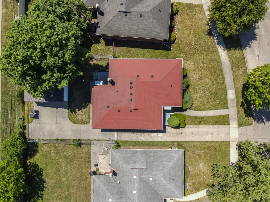 15241 Pearson Street Oak Park City MI 48237