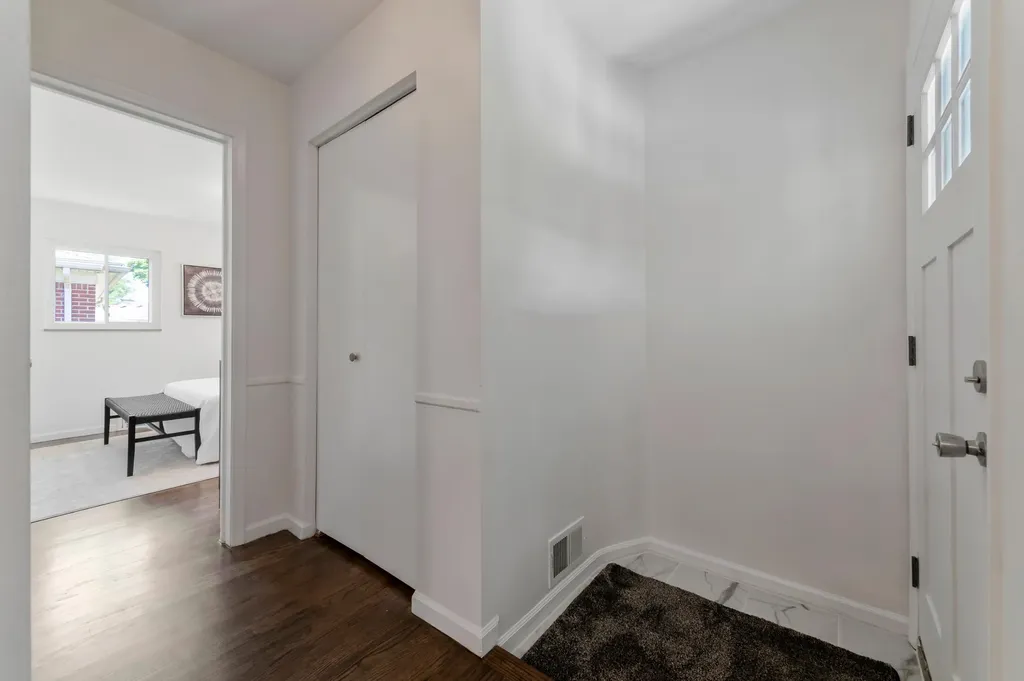 15241 Pearson Street Oak Park City MI 48237