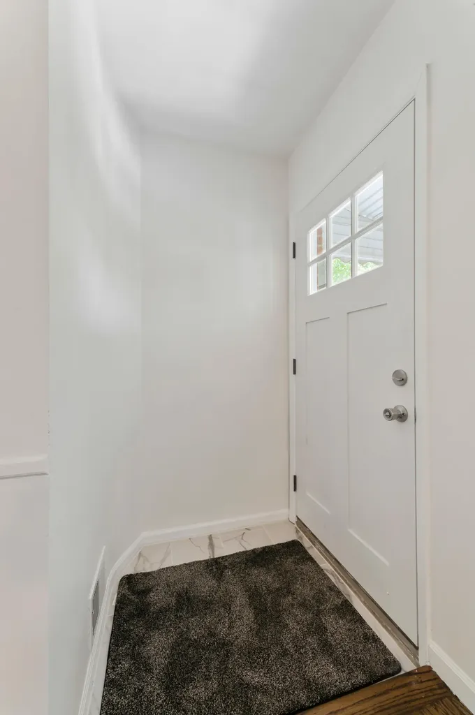 15241 Pearson Street Oak Park City MI 48237