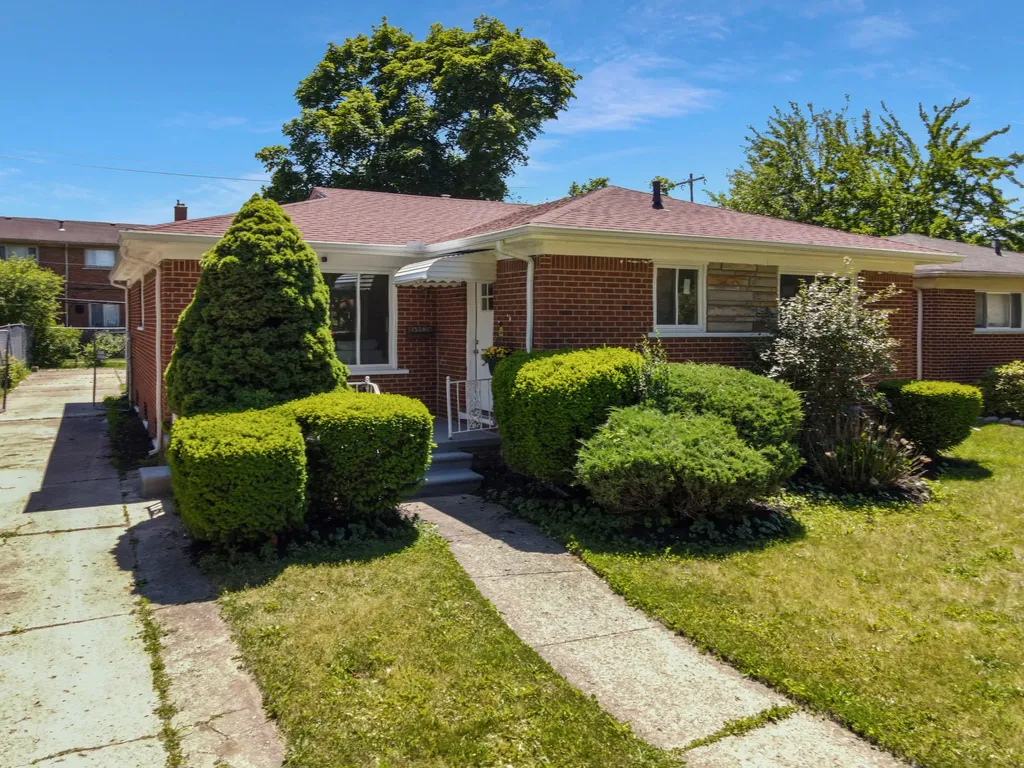 15241 Pearson Street Oak Park City MI 48237