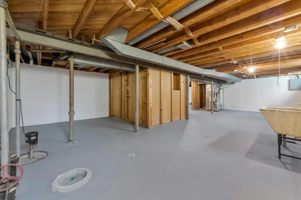 15241 Pearson Street Oak Park City MI 48237