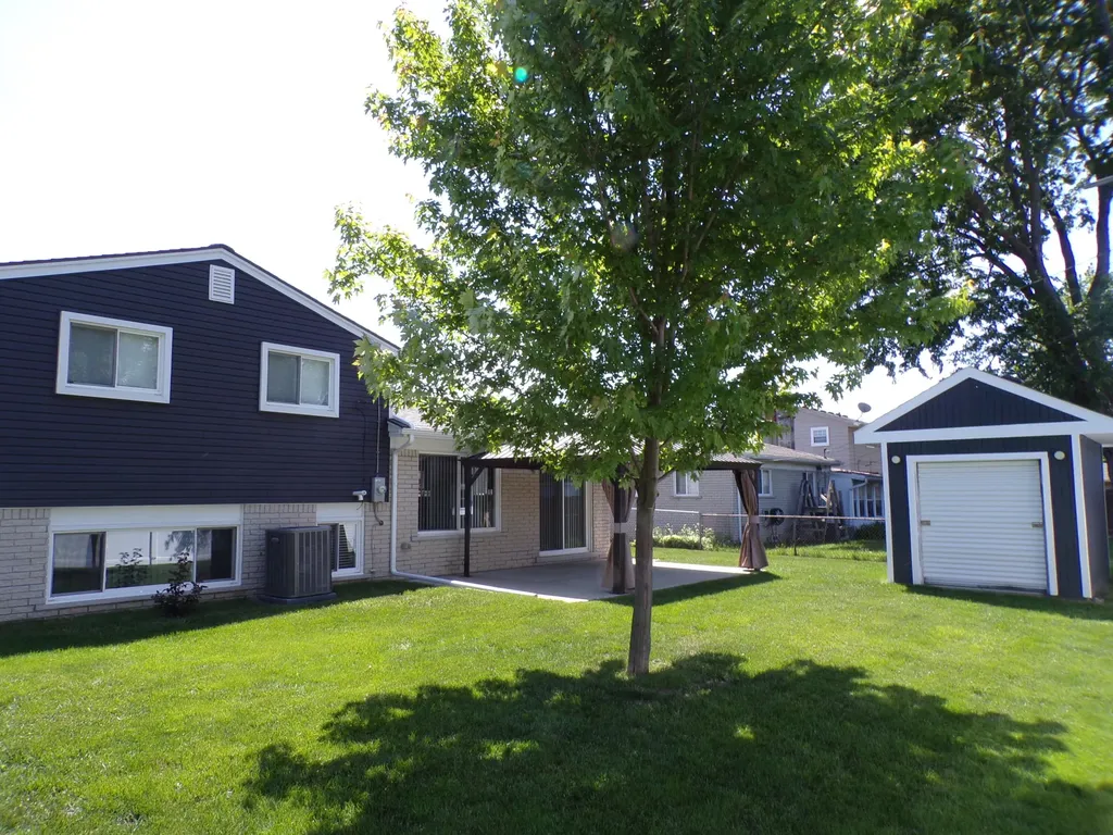31541 Madison Avenue Madison Heights City MI 48071