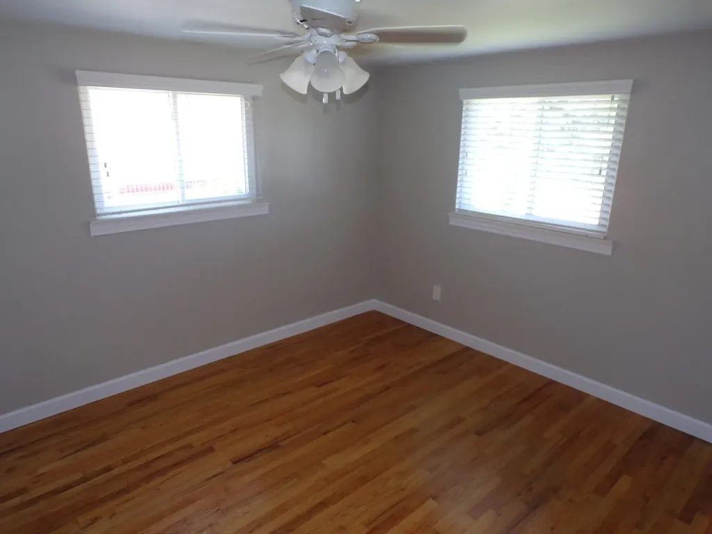 31541 Madison Avenue Madison Heights City MI 48071