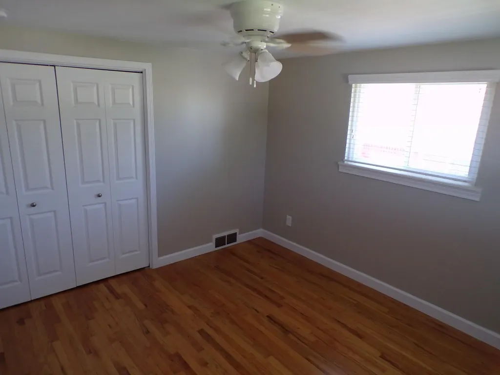 31541 Madison Avenue Madison Heights City MI 48071