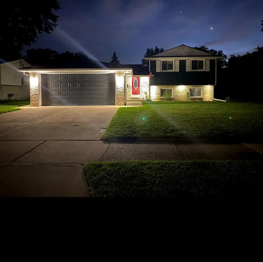 31541 Madison Avenue Madison Heights City MI 48071