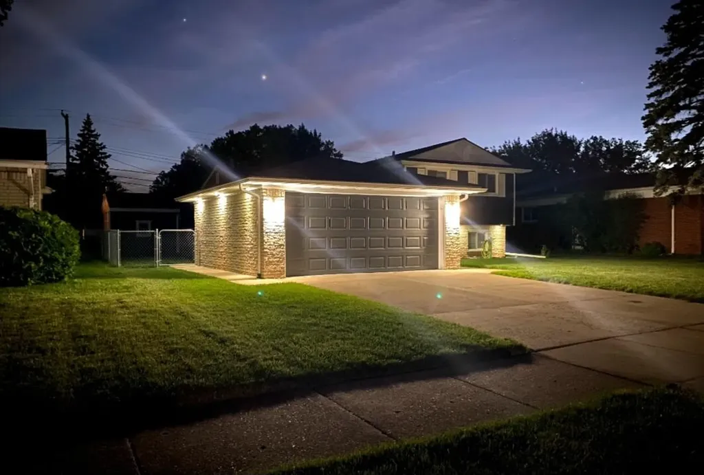 31541 Madison Avenue Madison Heights City MI 48071