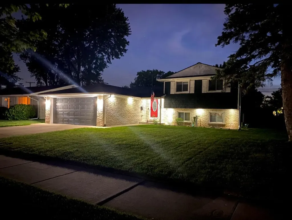 31541 Madison Avenue Madison Heights City MI 48071