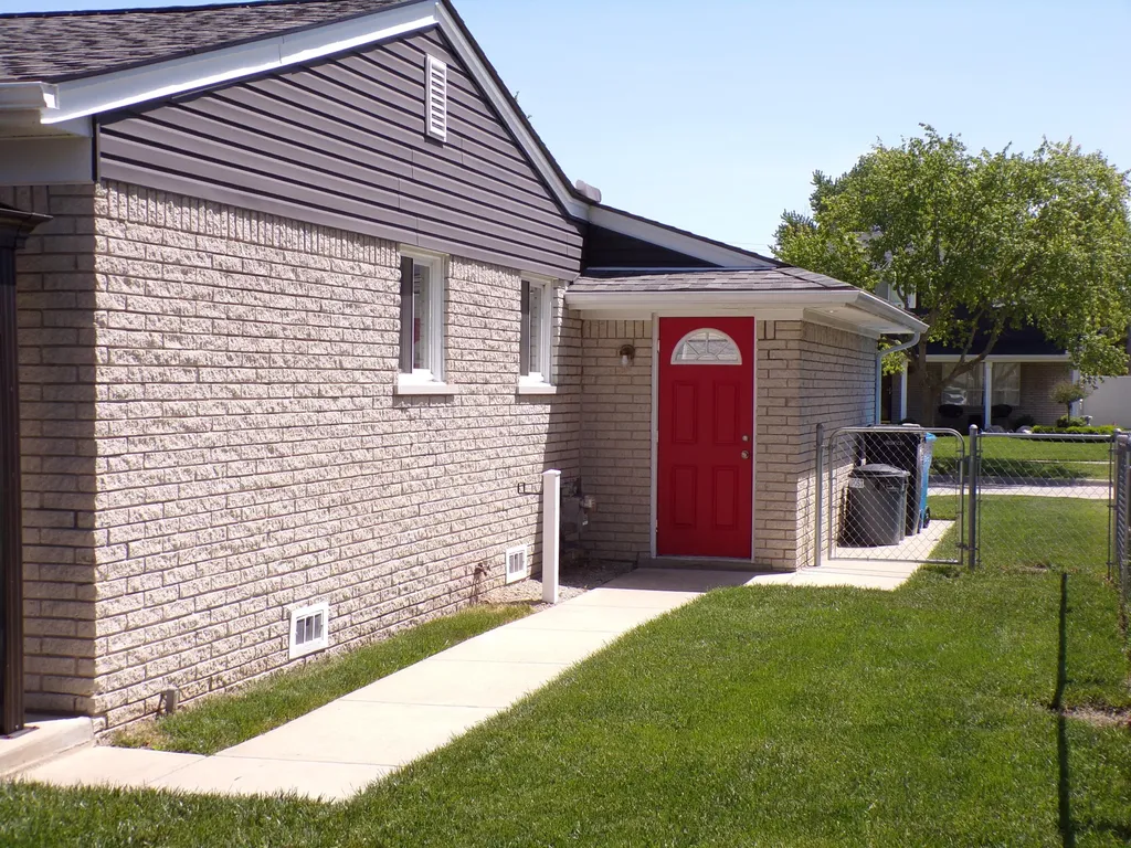 31541 Madison Avenue Madison Heights City MI 48071
