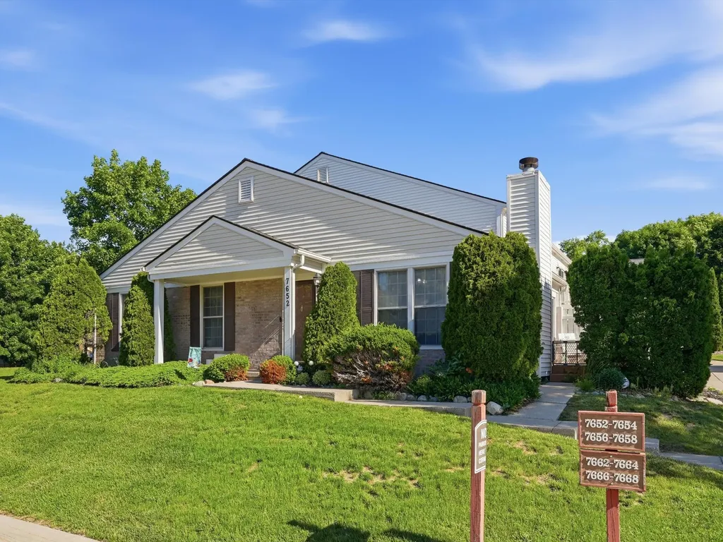 7652 Woodview Drive Waterford Charter Township MI 48327