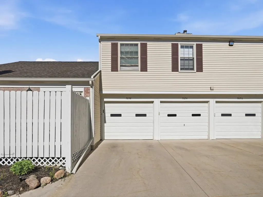 7652 Woodview Drive Waterford Charter Township MI 48327
