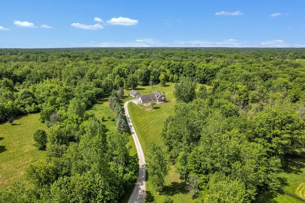 Northfield Township MI, 2665 White Tail Court