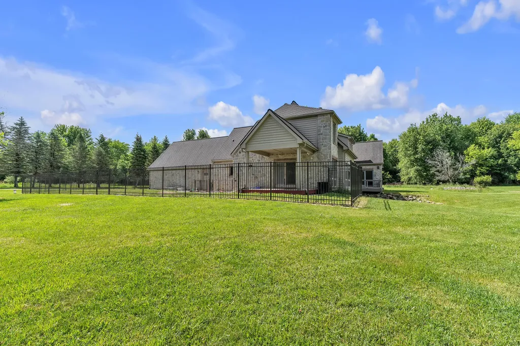 2665 White Tail Court Northfield Township MI 48178