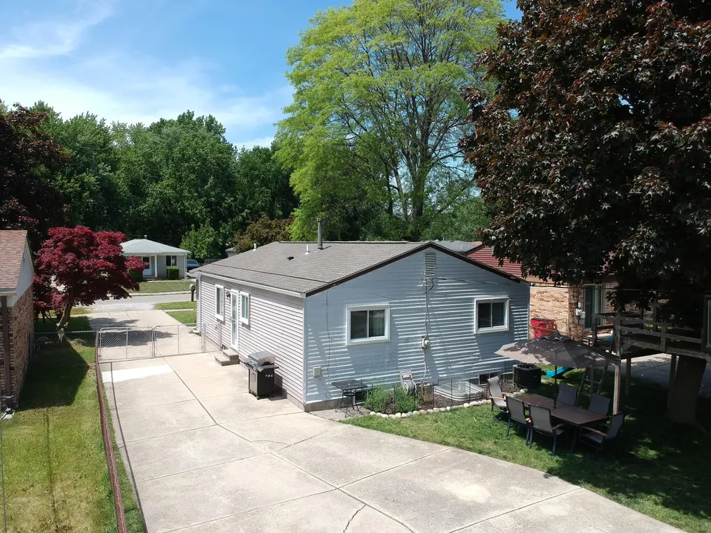 34354 Virgil Street Harrison Charter Township MI 48045