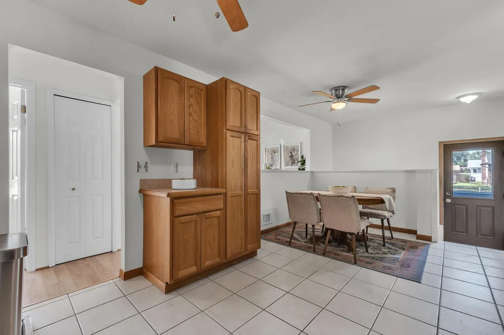 1243 Springer Street Westland City MI 48186
