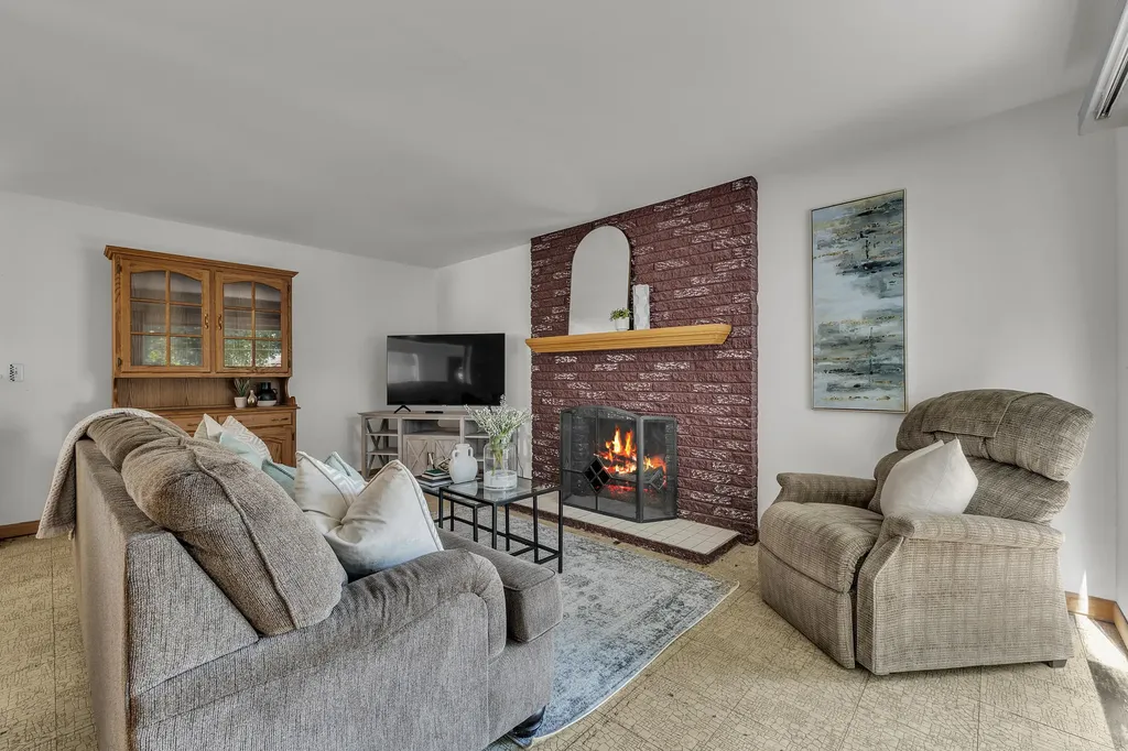1243 Springer Street Westland City MI 48186