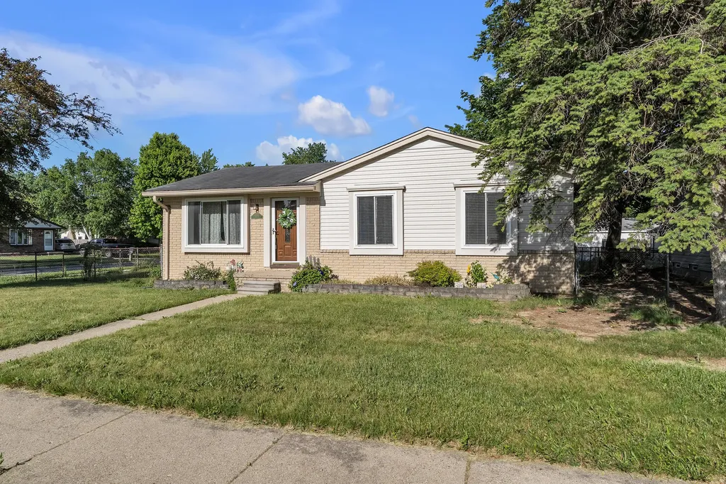 1243 Springer Street Westland City MI 48186