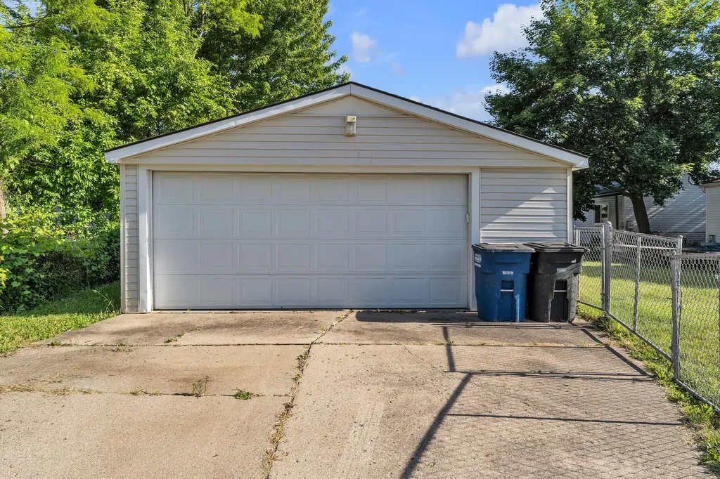 1243 Springer Street Westland City MI 48186