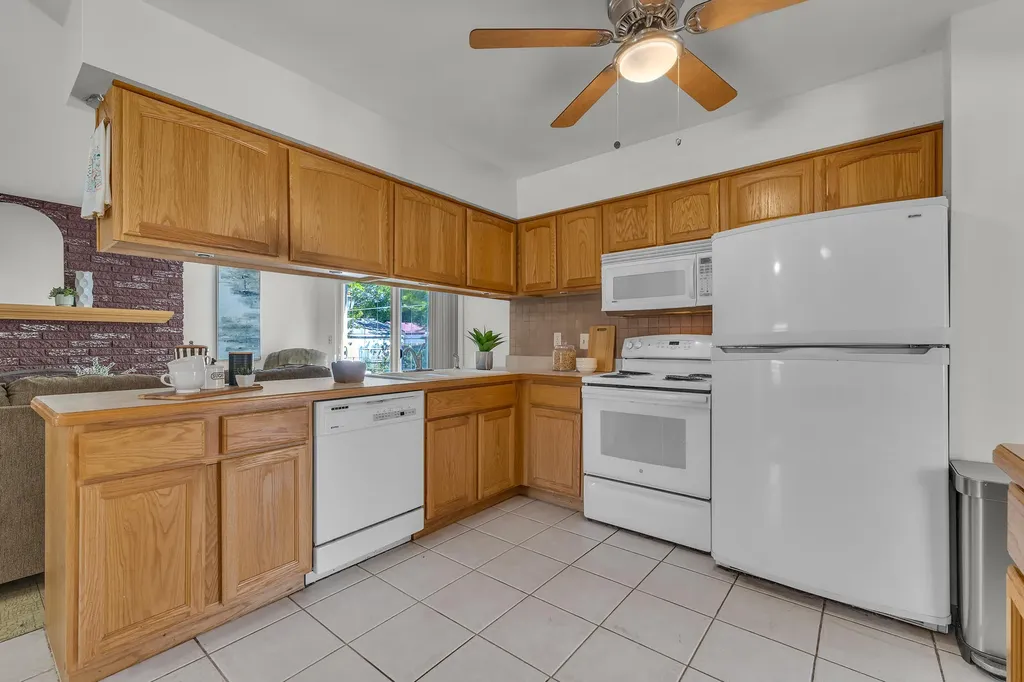 1243 Springer Street Westland City MI 48186