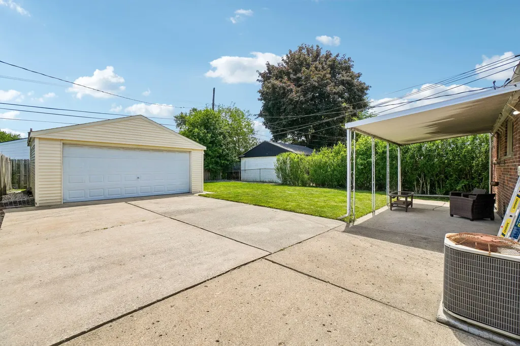 15071 Cameron Street Southgate City MI 48195