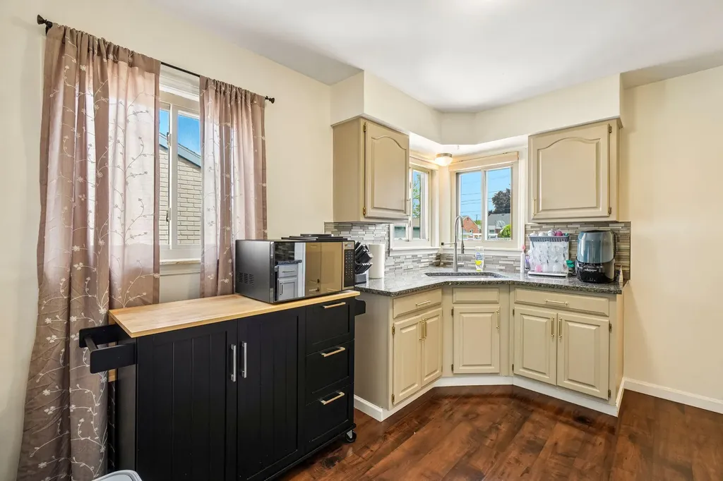 15071 Cameron Street Southgate City MI 48195