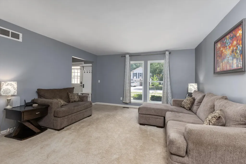 34180 Parkdale Street Livonia City MI 48150