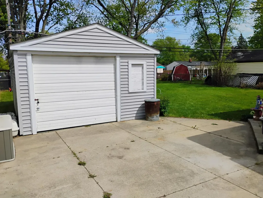 12415 Clinton River Road Sterling Heights City MI 48313