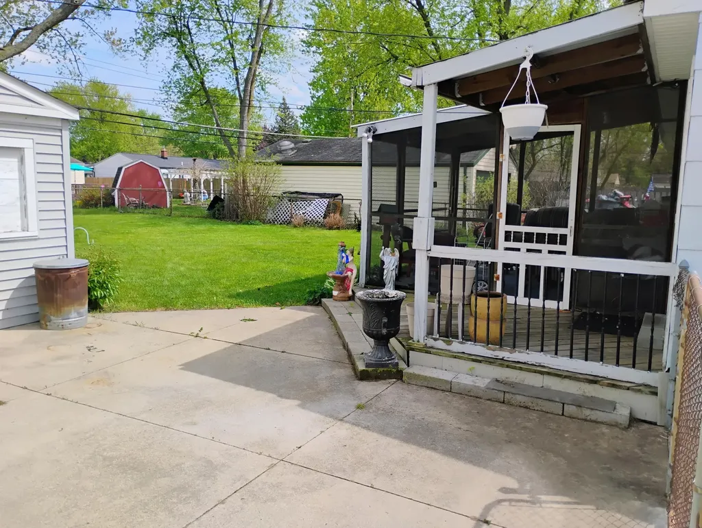 12415 Clinton River Road Sterling Heights City MI 48313