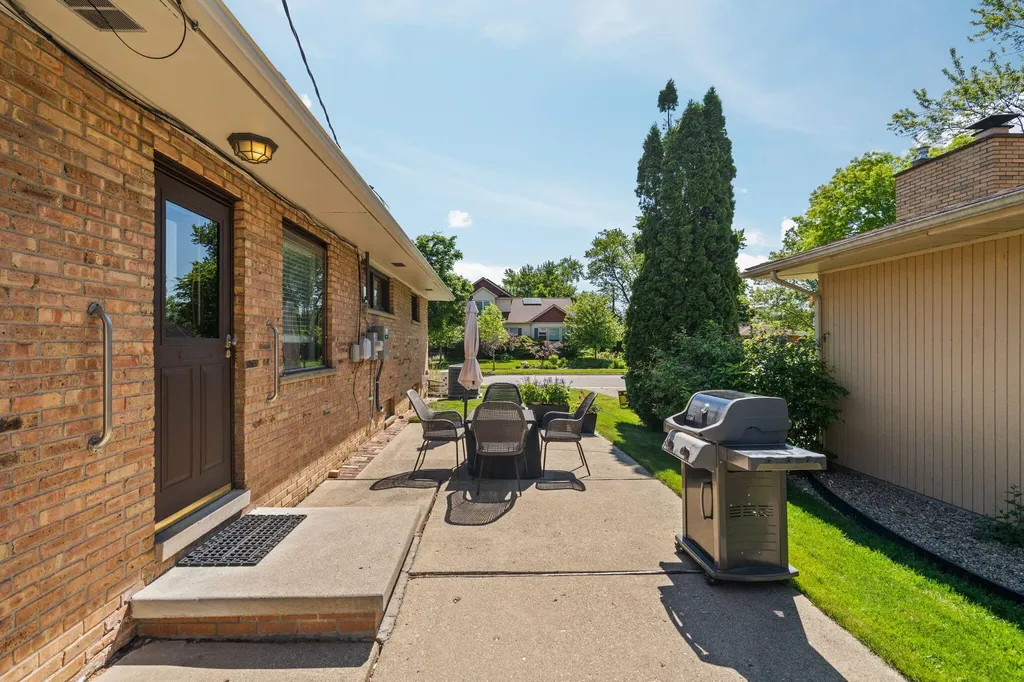 1901 Weldon Boulevard Ann Arbor City MI 48103