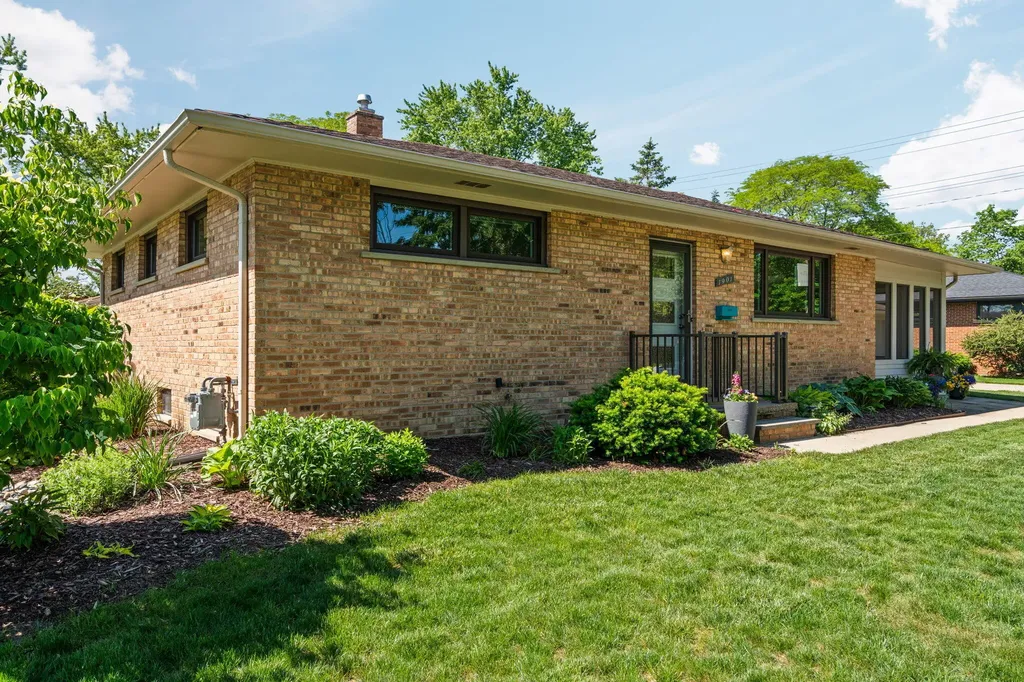 1901 Weldon Boulevard Ann Arbor City MI 48103