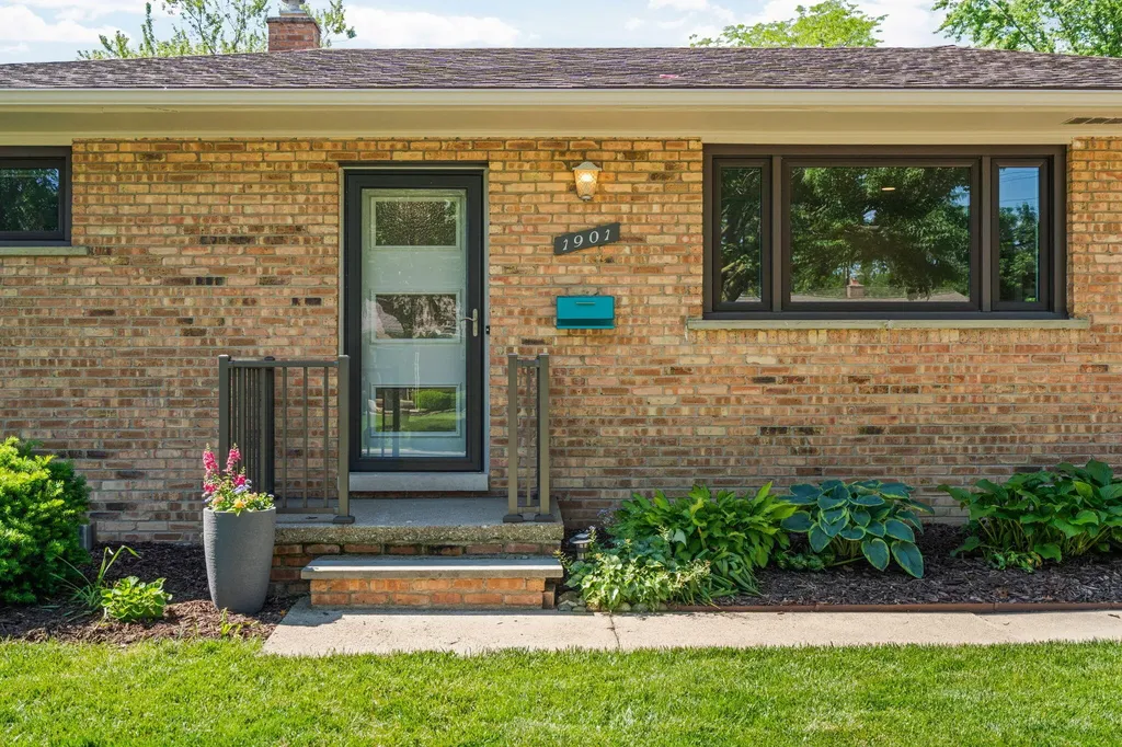 1901 Weldon Boulevard Ann Arbor City MI 48103