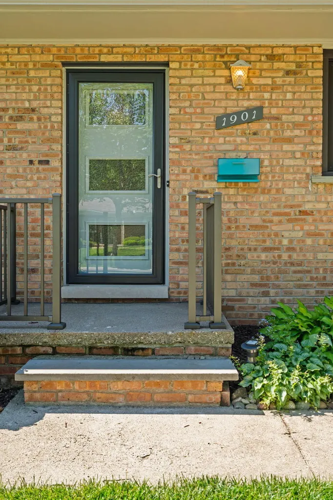 1901 Weldon Boulevard Ann Arbor City MI 48103