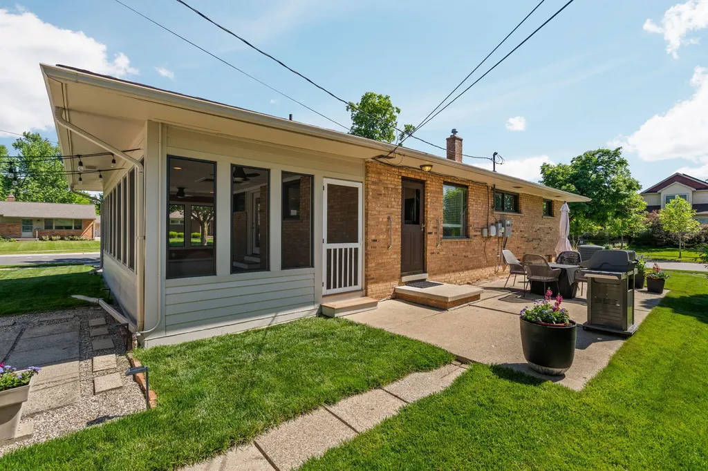1901 Weldon Boulevard Ann Arbor City MI 48103