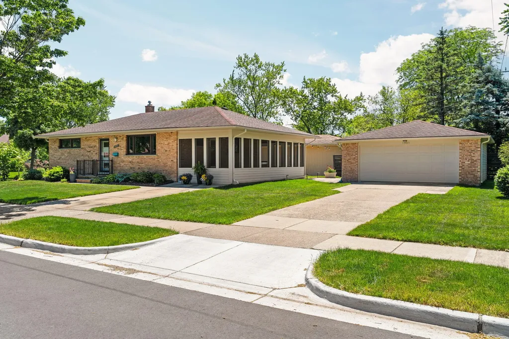 1901 Weldon Boulevard Ann Arbor City MI 48103