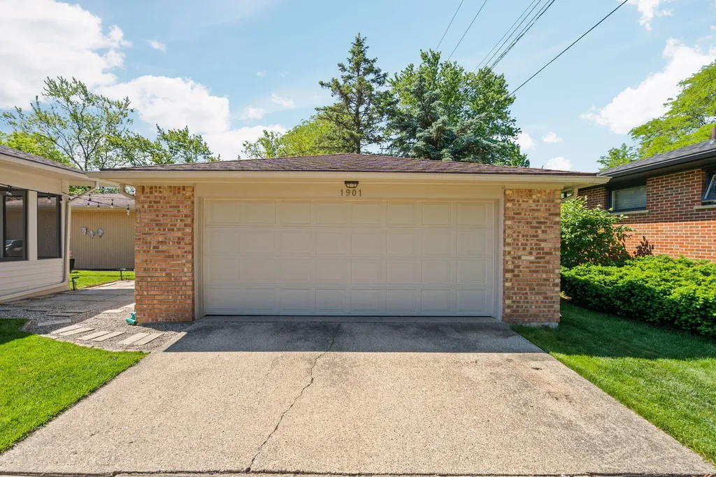1901 Weldon Boulevard Ann Arbor City MI 48103