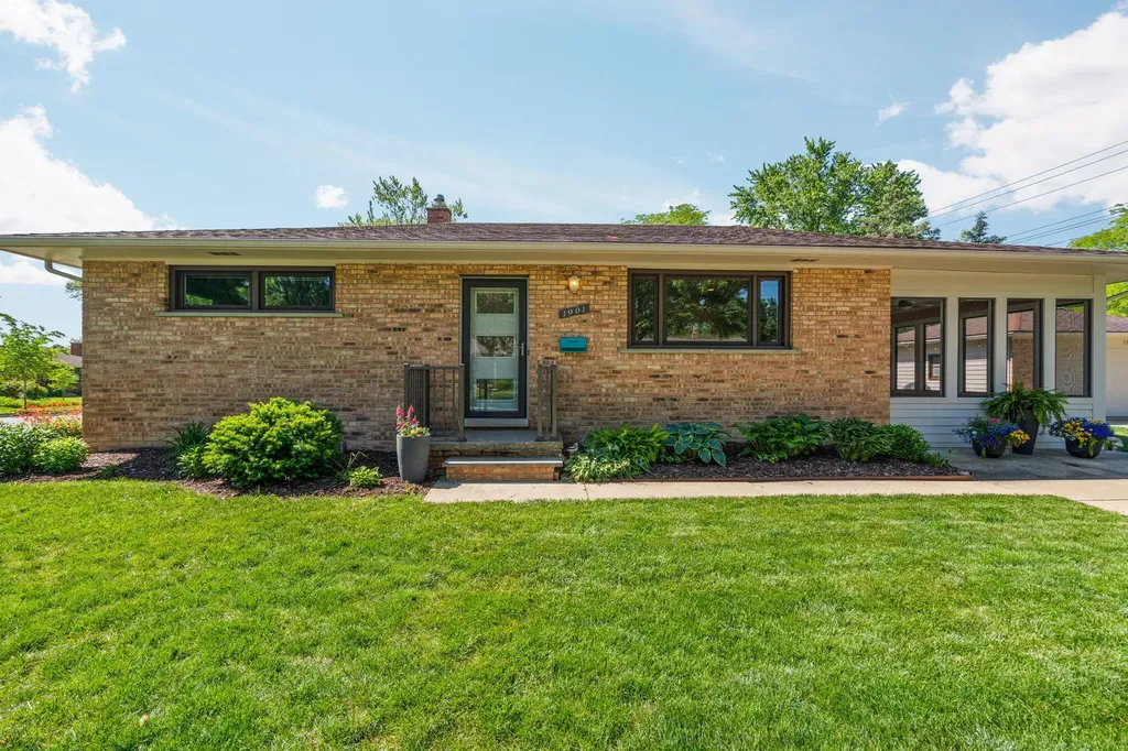 1901 Weldon Boulevard Ann Arbor City MI 48103