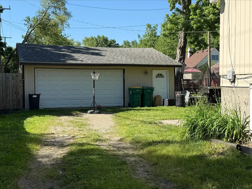 1530 Ecorse Road Ypsilanti Charter Township MI 48198