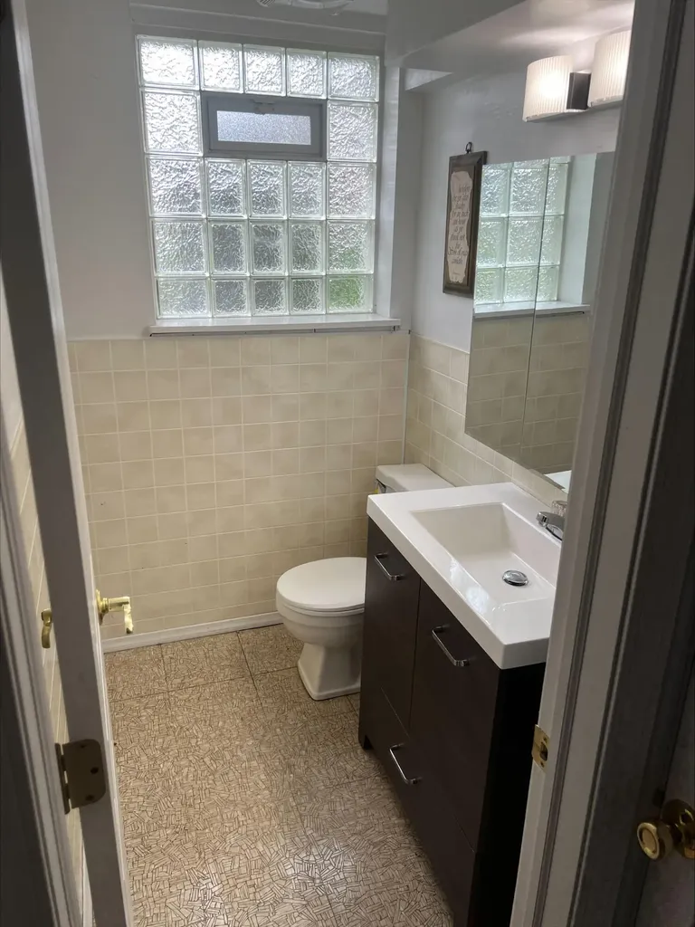 1530 Ecorse Road Ypsilanti Charter Township MI 48198