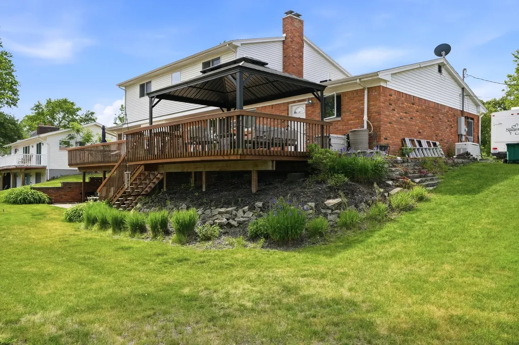 1888 Squaw Lagoon Drive Oxford Charter Township MI 48371