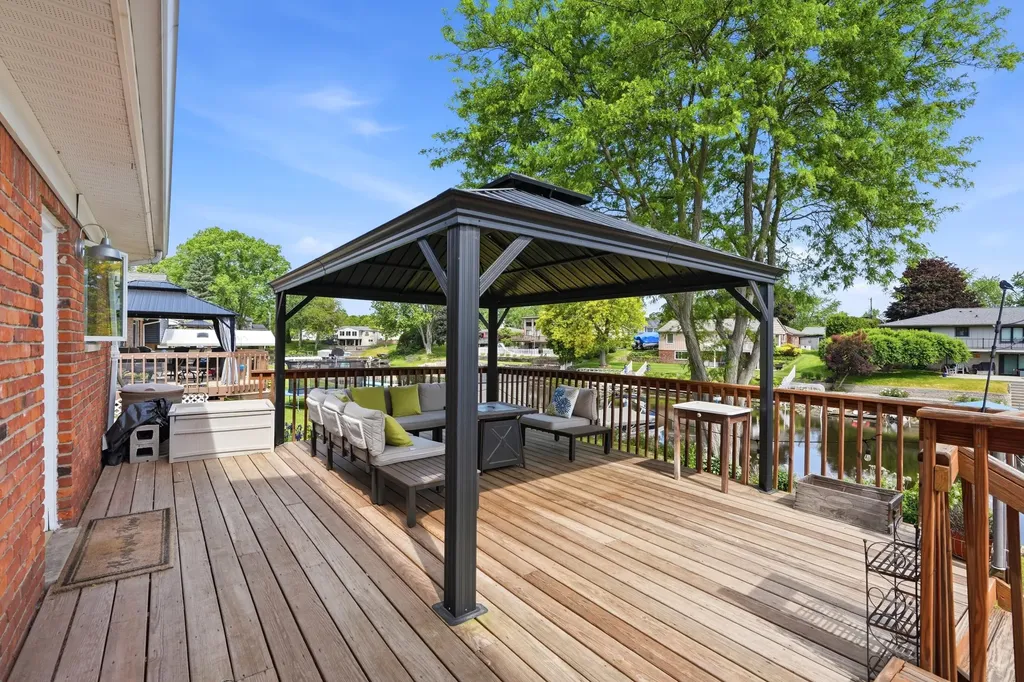 1888 Squaw Lagoon Drive Oxford Charter Township MI 48371