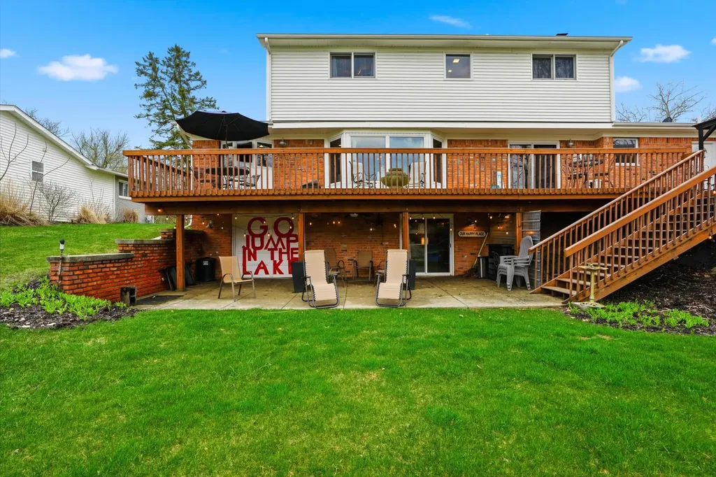 1888 Squaw Lagoon Drive Oxford Charter Township MI 48371