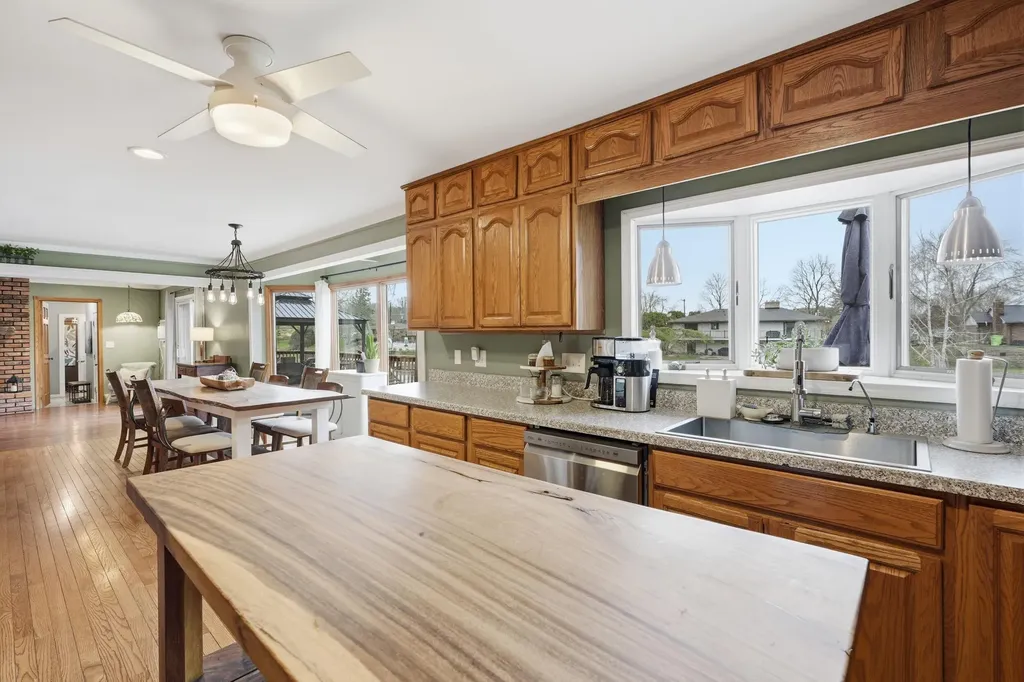 1888 Squaw Lagoon Drive Oxford Charter Township MI 48371
