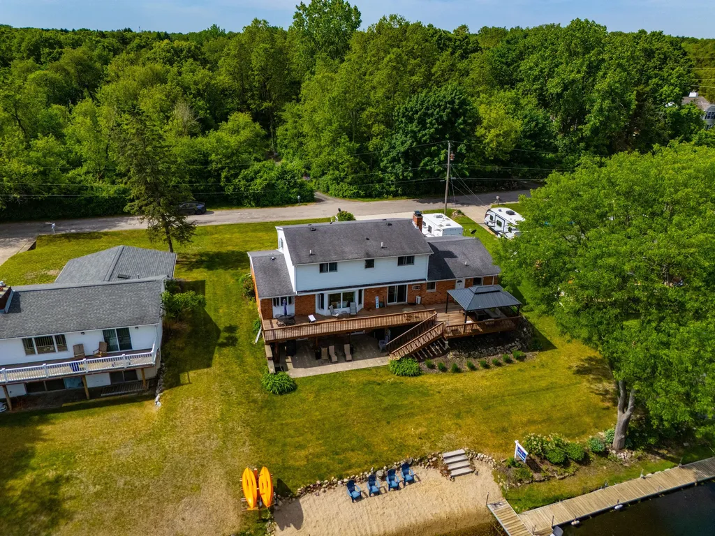 1888 Squaw Lagoon Drive Oxford Charter Township MI 48371